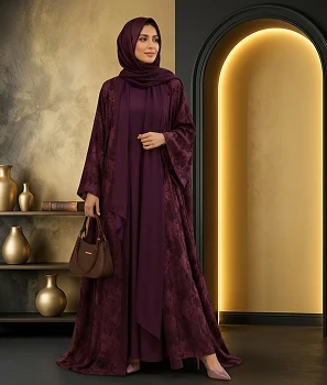 عبايات ملونة