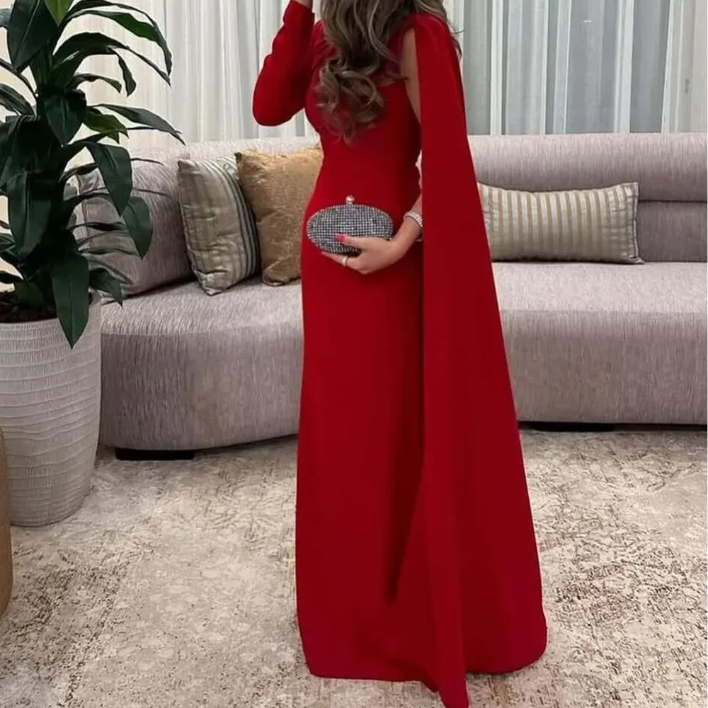 ainaqat aljawhara فستان سهره احمر