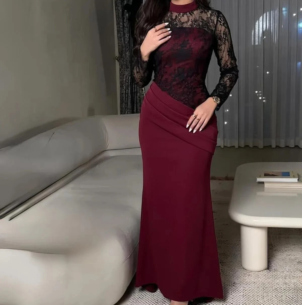 Bamah فستان باللون البرغندي بتفاصيل دانتيل راقيه وانيقه