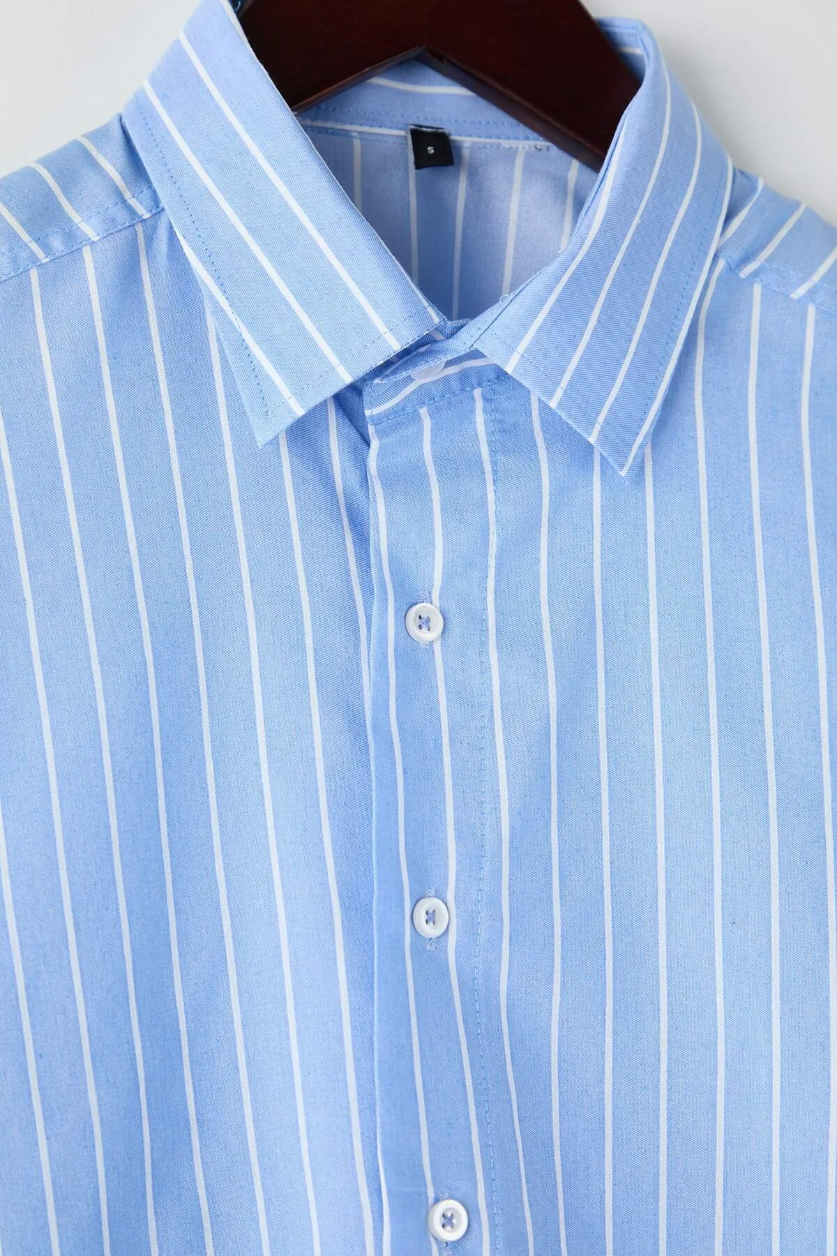 Trendyol Collection قميص رجالي قطني بقصة عادية باللون الكاكي - TMNAW26GO00026